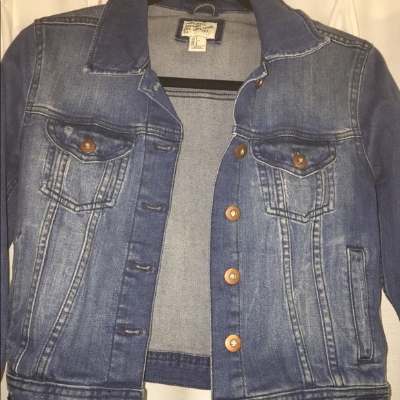 Forever 21 jean jacket cropped! - Picture 5 of 5